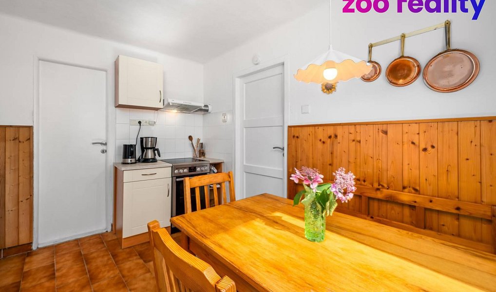 Prodej domu 234 m² s pozemkem 2 251 m², Sviny – náhled fotky 16