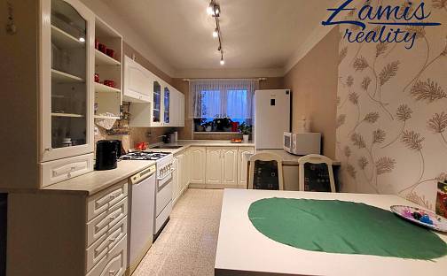 Pronájem bytu 2+1 51 m², U tržnice, Kladno - Kročehlavy