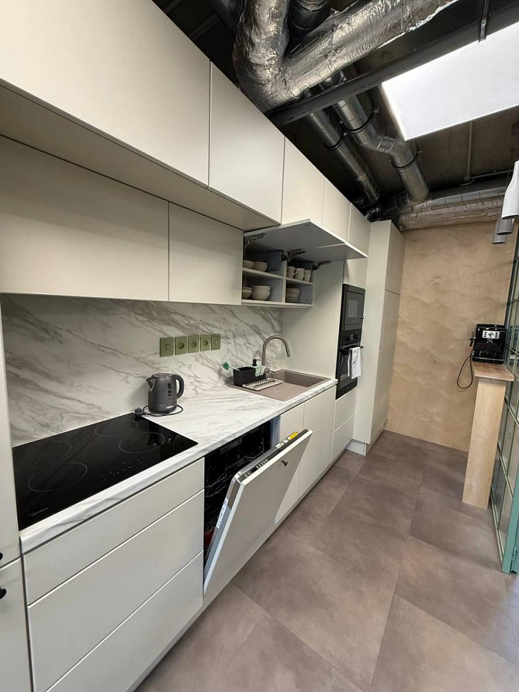 Pronájem pokoje 141 m² – fotografie 5
