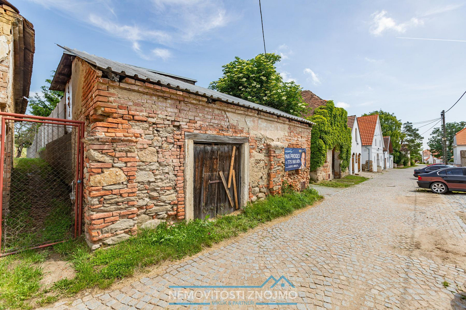 Prodej komerčního objektu (jiného typu) 219 m²