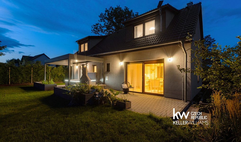 Prodej domu 145 m² s pozemkem 723 m², Zlonín – náhled fotky 36