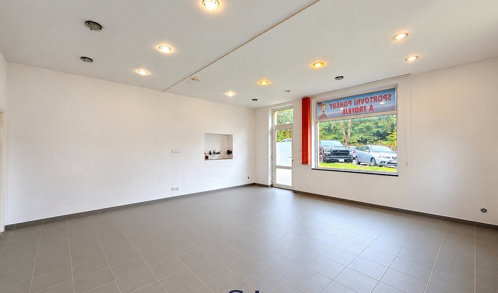 Pronájem obchodních prostor 30 m², Semily – náhled fotky 3