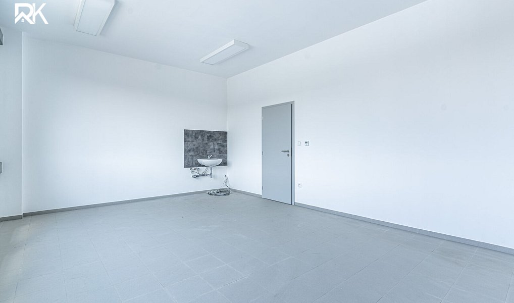 Pronájem skladovacích prostor 1 786 m², Kolín – náhled fotky 16