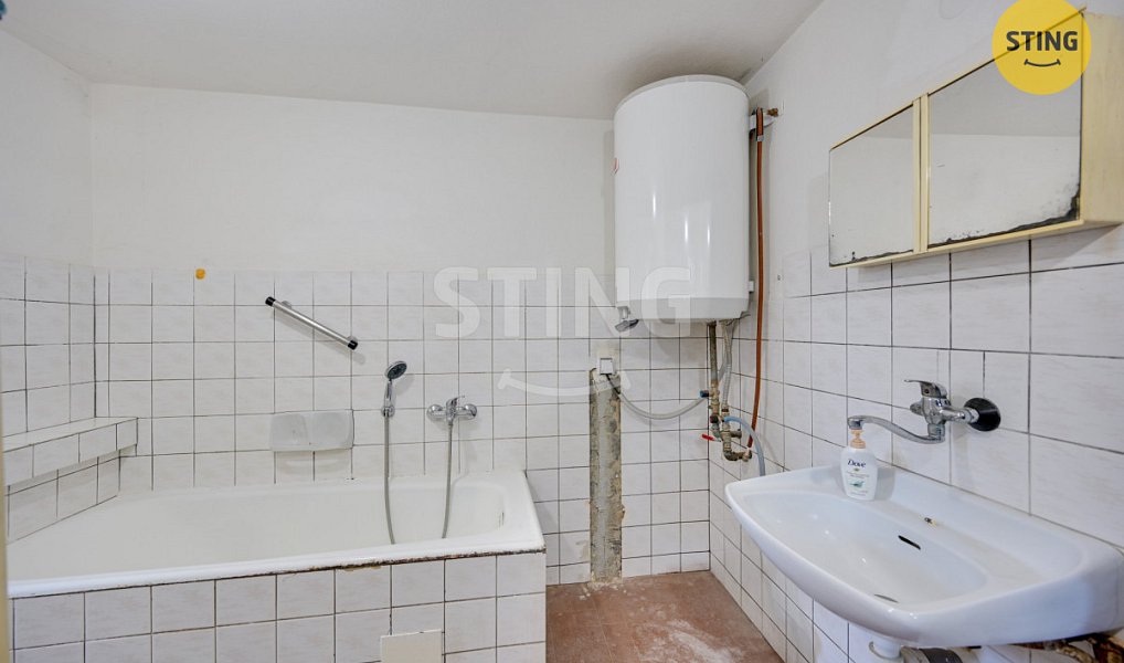 Prodej domu 138 m² s pozemkem 767 m², Hevlín – náhled fotky 12