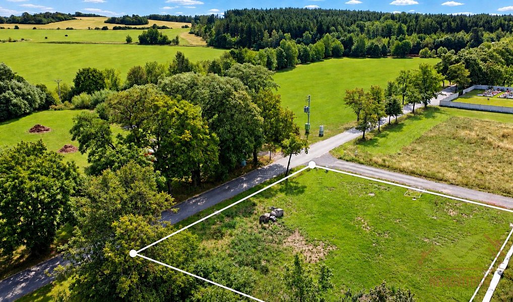 Prodej stavebního pozemku 1 076 m², Střížovice – náhled fotky 2