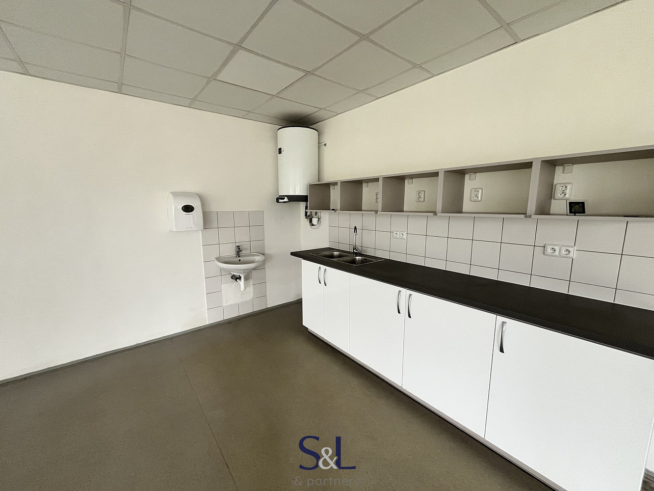 Pronájem obchodních prostor 95 m² — photo 3