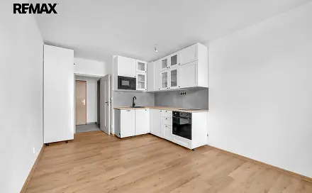 Pronájem bytu 1+kk 25 m², Topolová, Milovice - Mladá, okres Nymburk