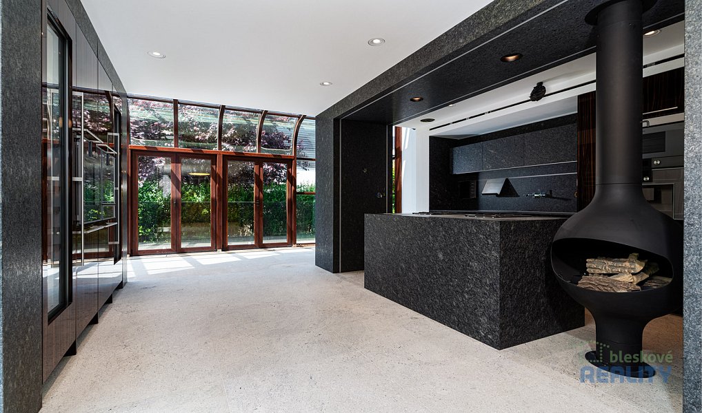 Prodej domu 241 m² s pozemkem 804 m², Praha – náhled fotky 32