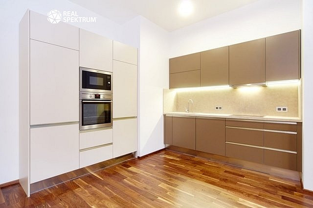 Pronájem bytu 2+kk 69 m² — photo 2