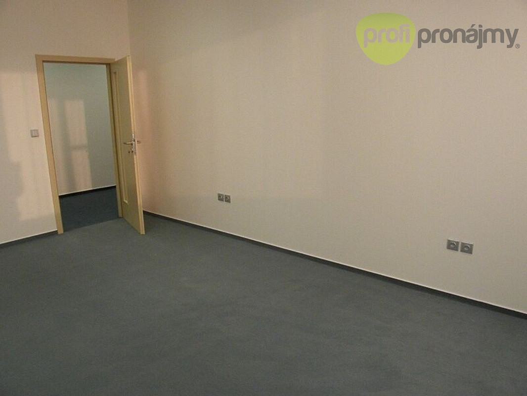 Pronájem kanceláře 84 m² – fotografie 4
