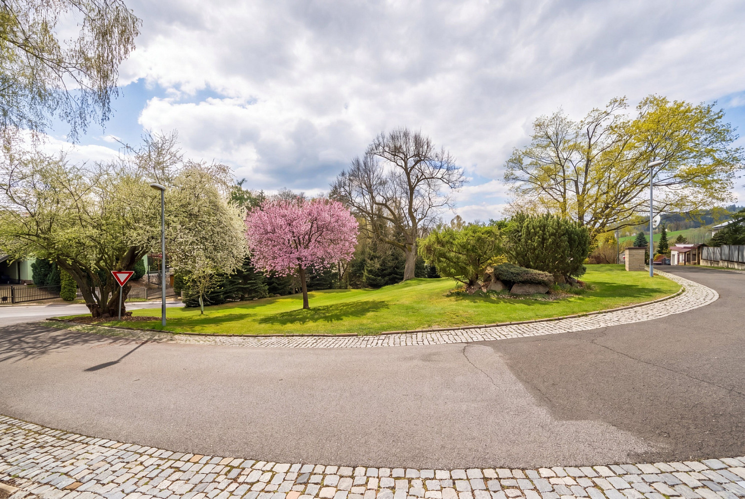 Prodej stavebního pozemku 1 765 m² – fotografie 5