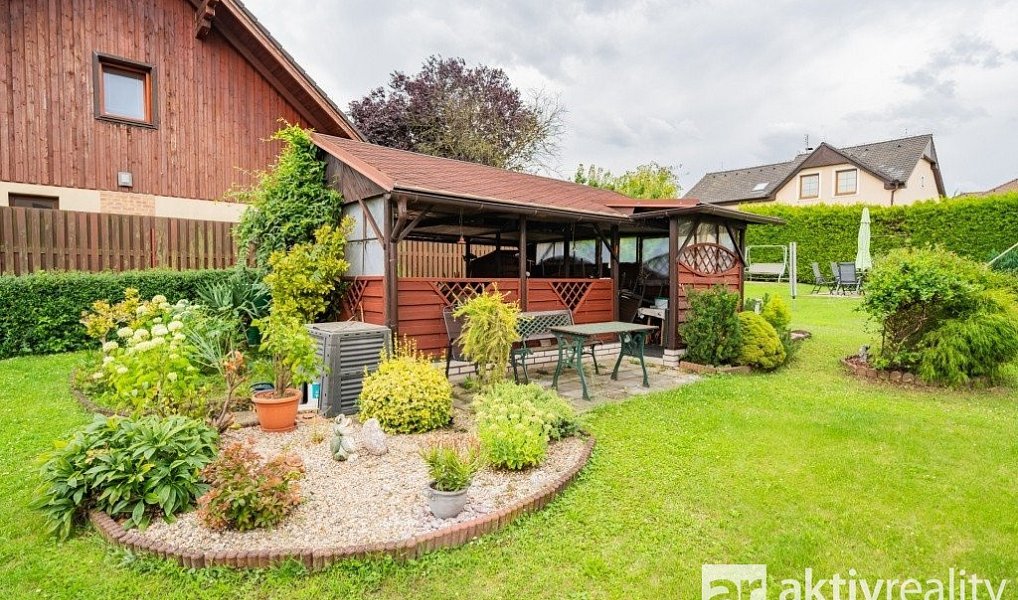 Prodej domu 225 m² s pozemkem 904 m², Vodochody – náhled fotky 26