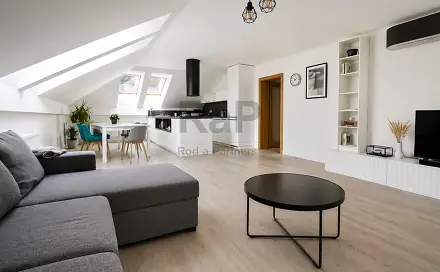Prodej bytu 3+kk 94 m², V Hamburku, Nižbor, okres Beroun