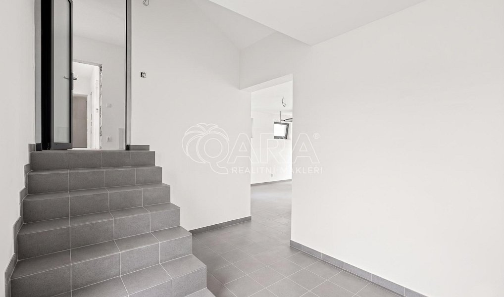 Prodej domu 259 m² s pozemkem 755 m², Kamenice – náhled fotky 30