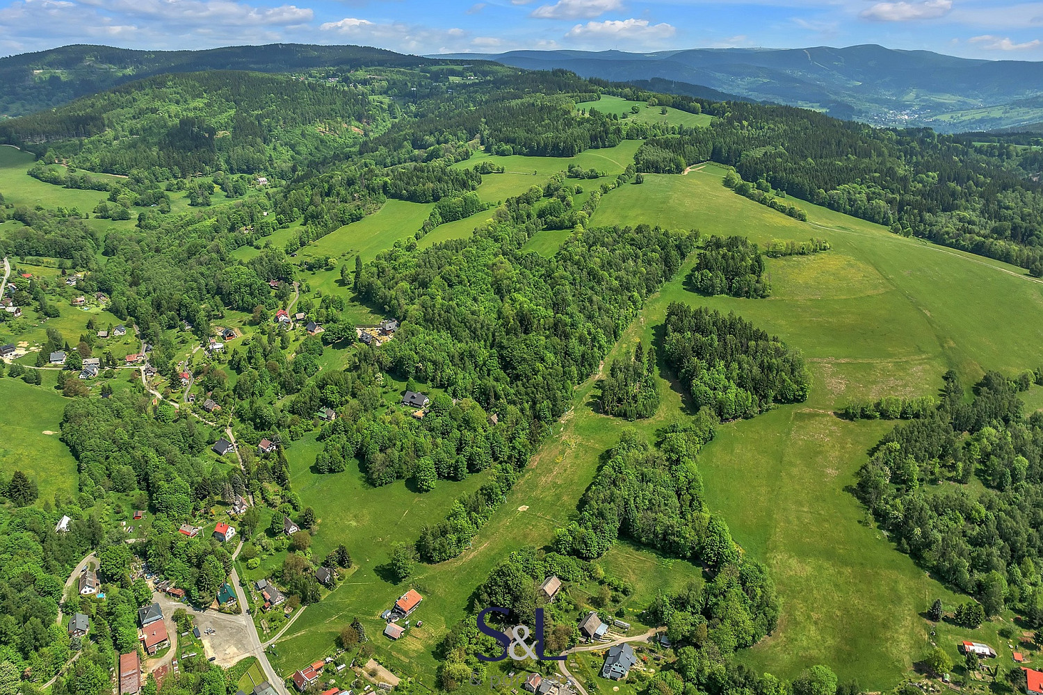Prodej stavebního pozemku 27 729 m²