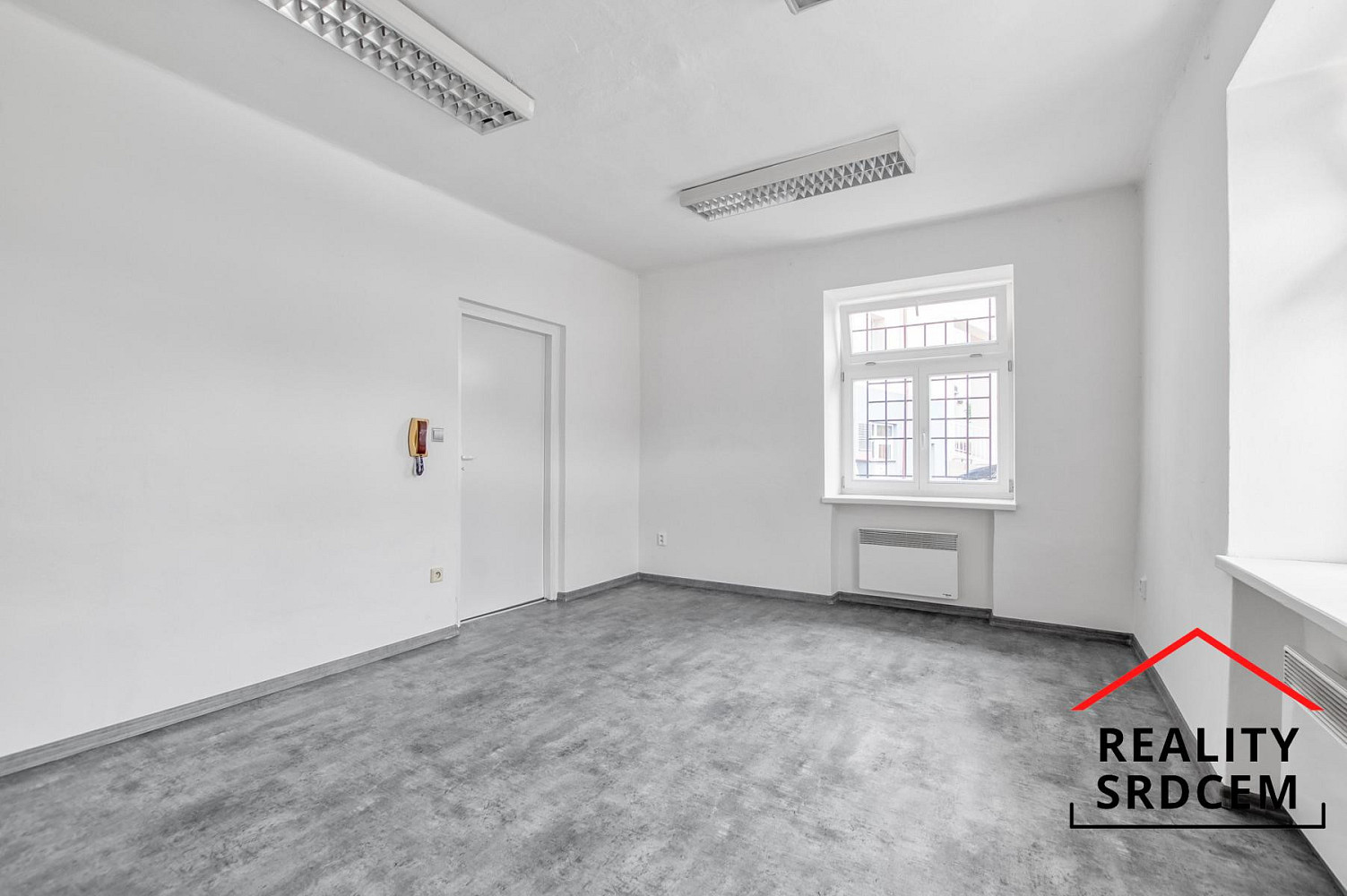 Pronájem kanceláře 52 m² – fotografie 4