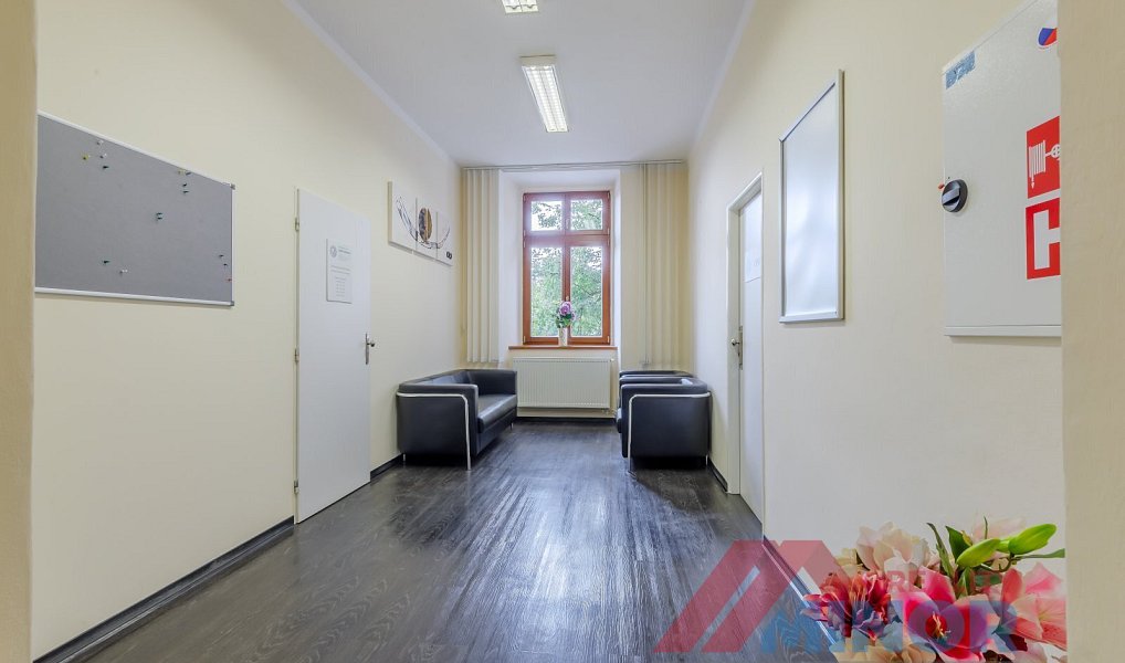 Pronájem kanceláře 69 m², Slaný – náhled fotky 2