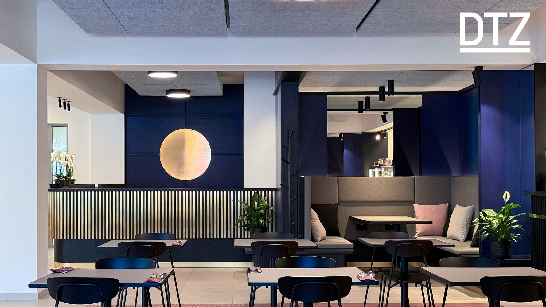 Pronájem kanceláře 277 m² – fotografie 3
