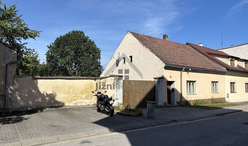 Prodej domu 205 m² s pozemkem 641 m², Nové Hrady – náhled fotky 3