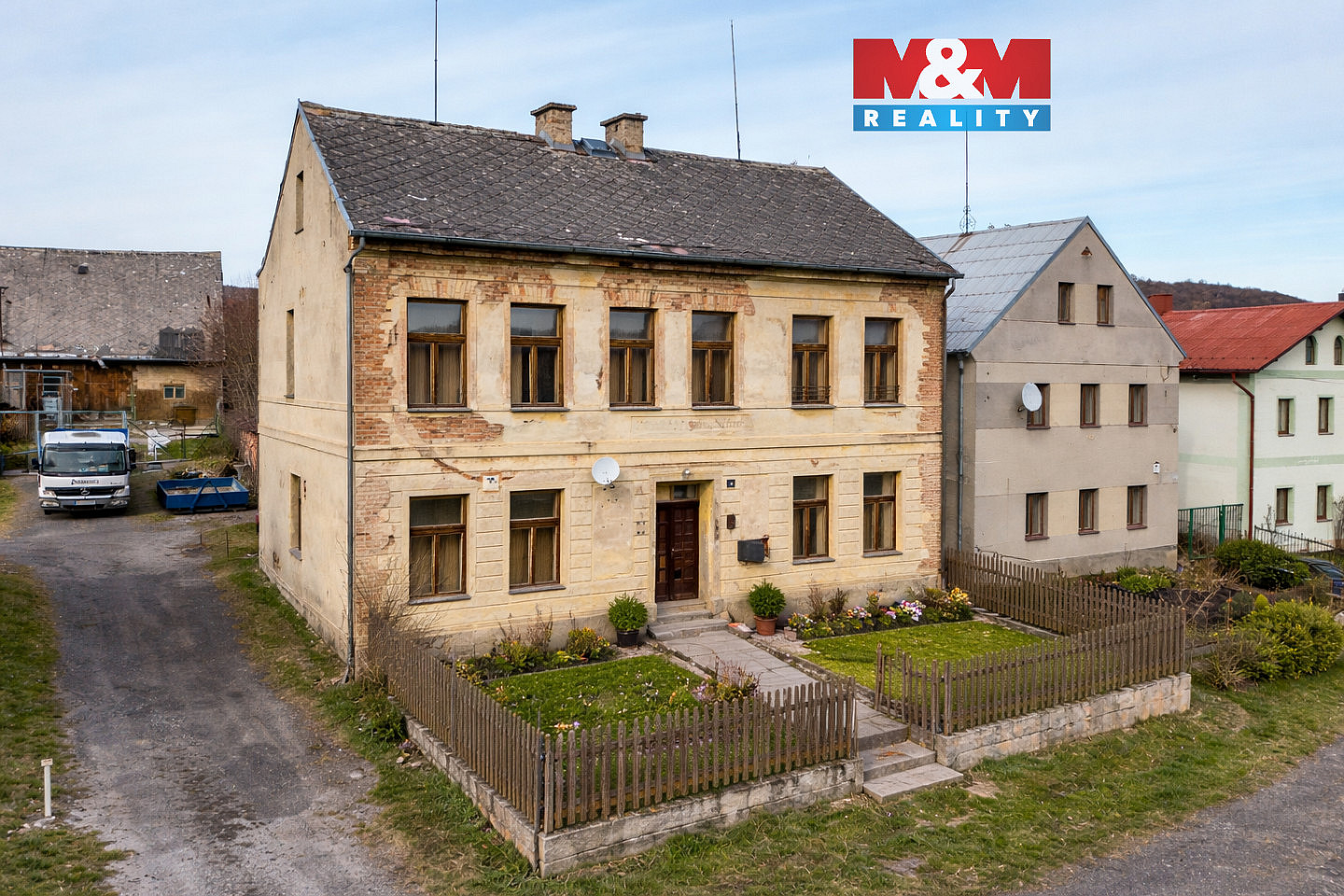 Prodej domu 200 m² s pozemkem 2 615 m²