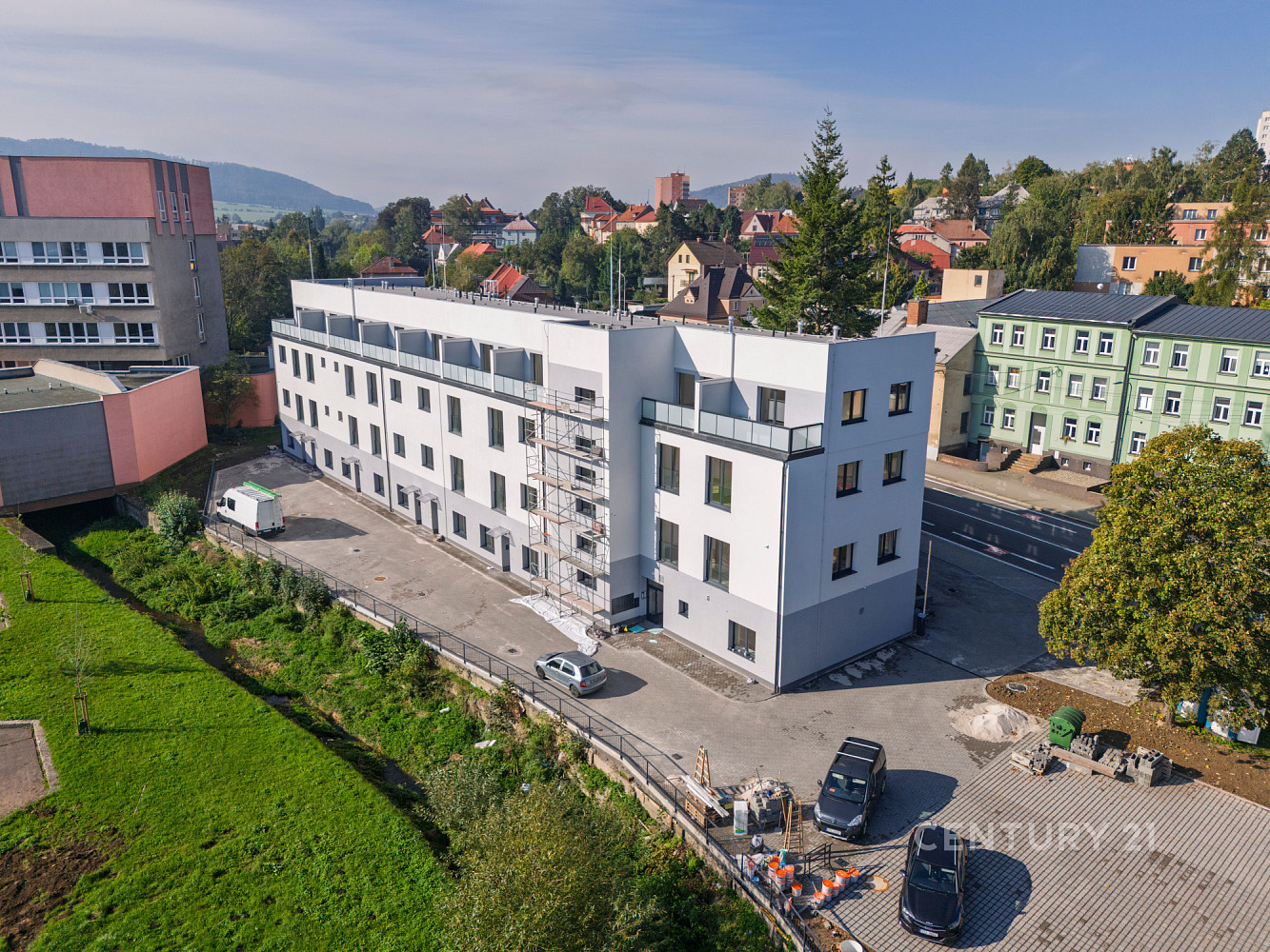 Pronájem parkovacího stání, nový jičín, ul. palackého. — photo 4