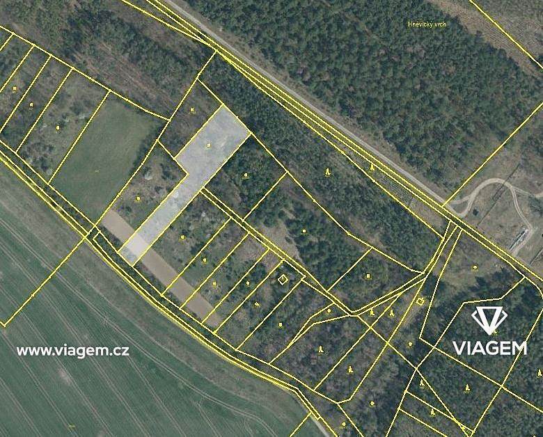 Prodej pole 1 665 m²