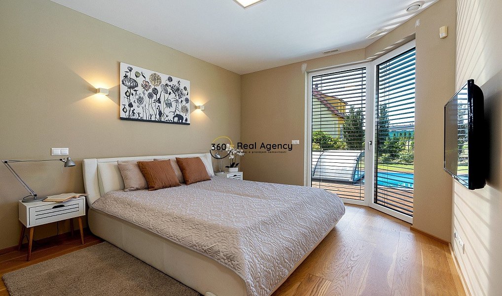 Prodej domu 214 m² s pozemkem 1 240 m², Trnová – náhled fotky 7