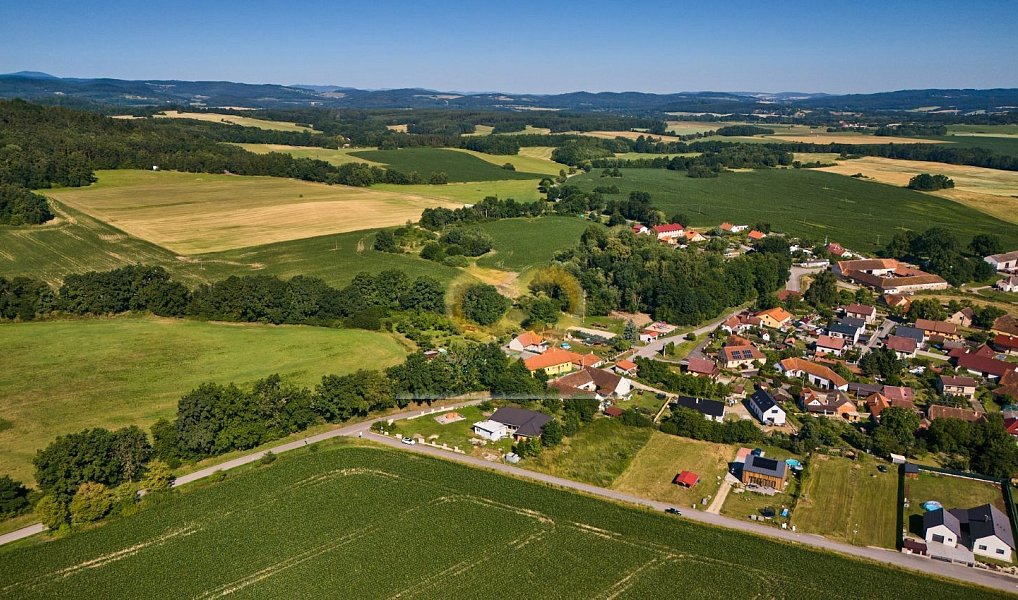 Prodej domu 180 m² s pozemkem 3 700 m², Chvalovice – náhled fotky 24