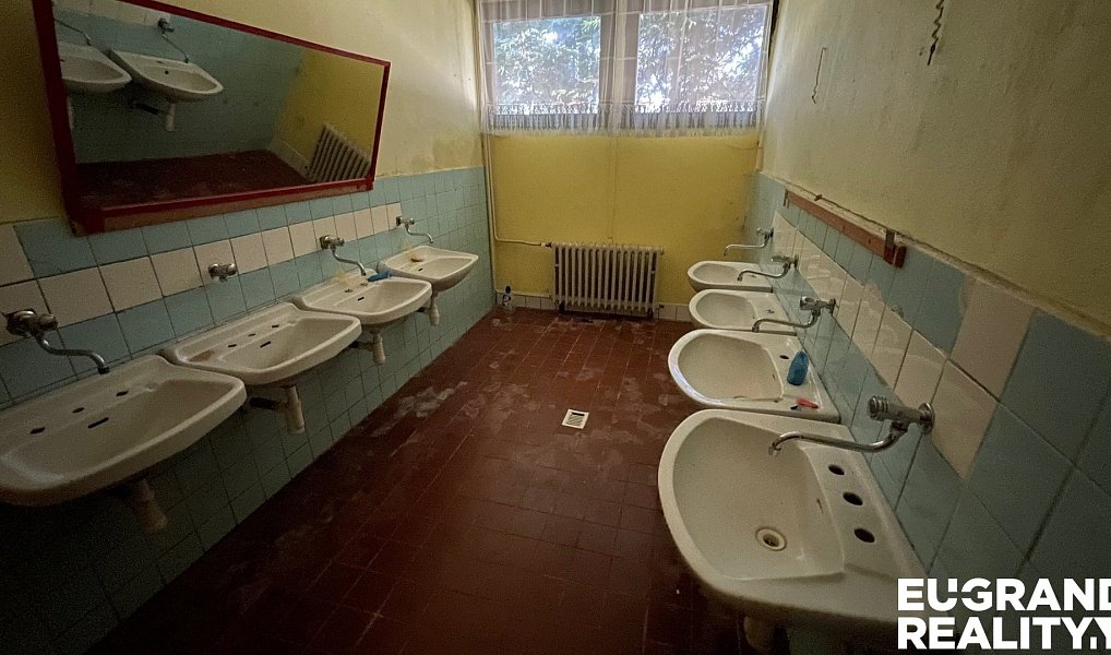 Prodej ubytovacího objektu 1 500 m², Rumburk – náhled fotky 36