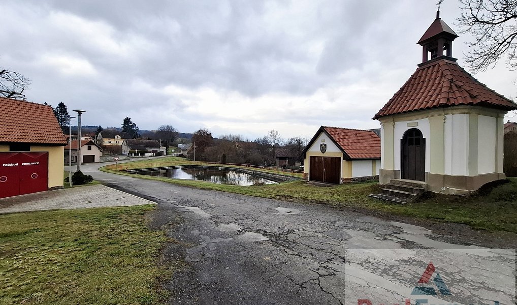 Prodej stavebního pozemku 1 000 m², Nové Dvory – náhled fotky 6