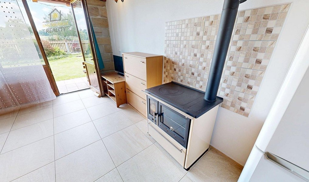 Pronájem domu 638 m² s pozemkem 1 266 m², Okna – náhled fotky 30