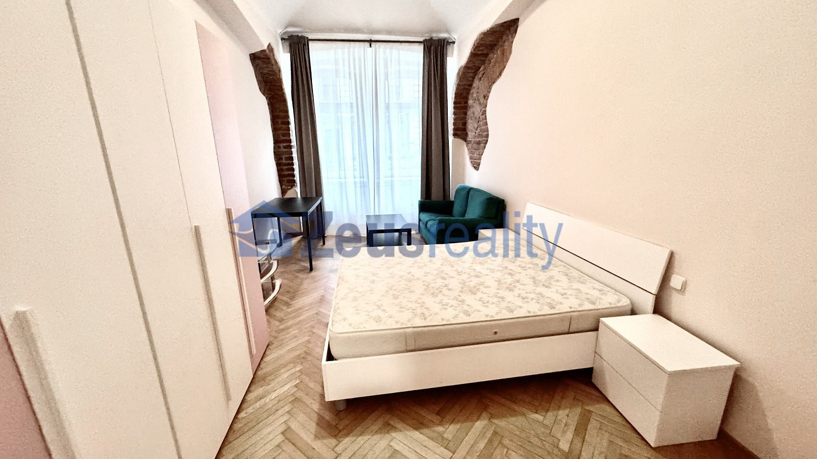 Pronájem bytu 2+kk 32 m² – pohled 6