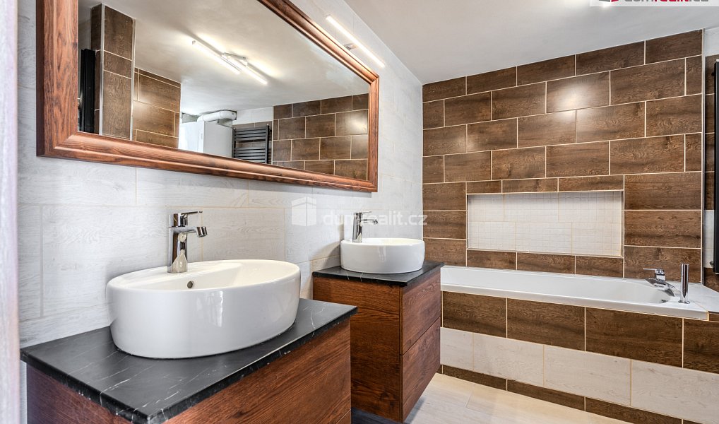 Prodej domu 460 m² s pozemkem 225 m², Vědomice – náhled fotky 4