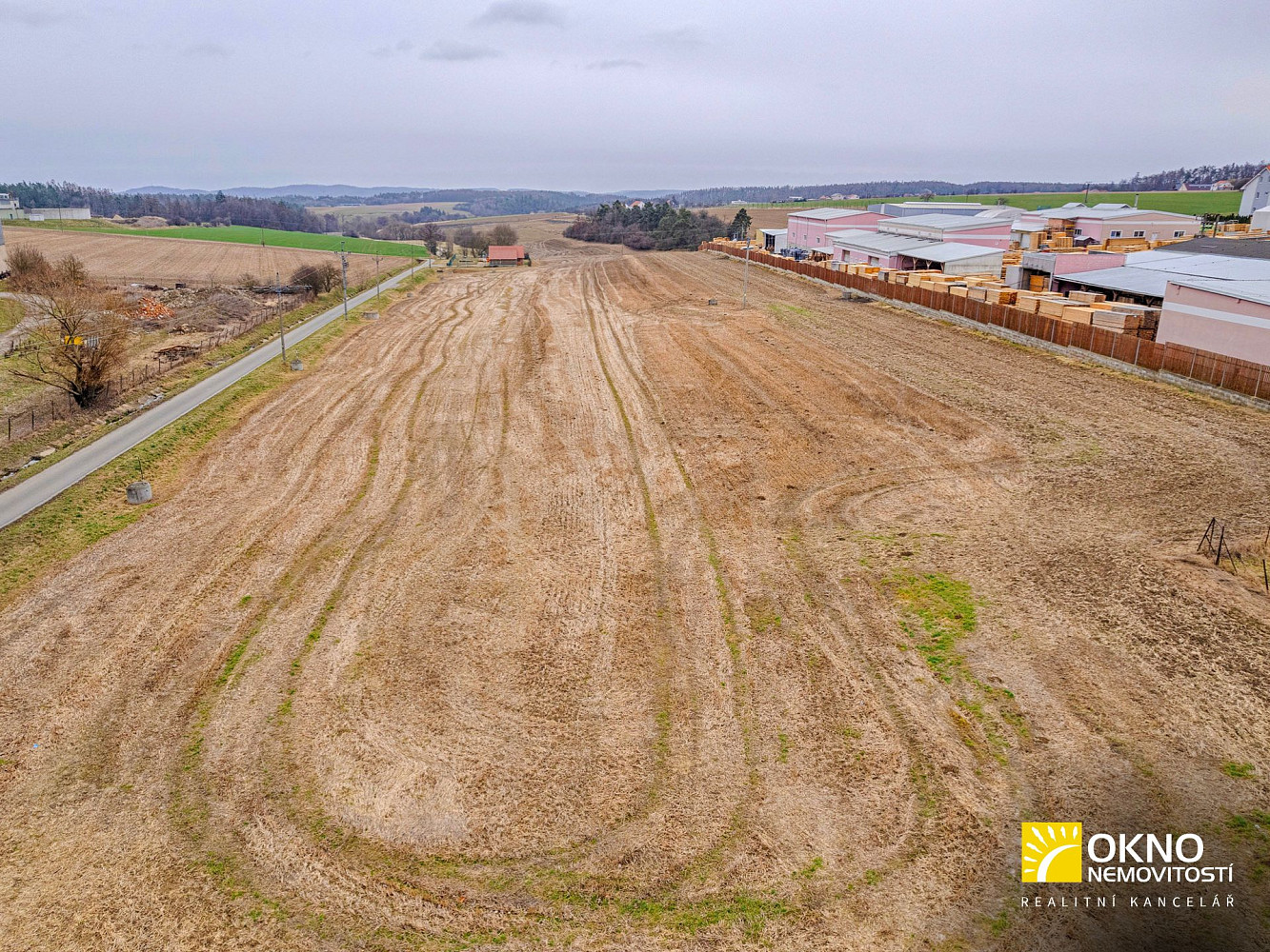 Prodej komerčního pozemku 1 475 m² – pohled 3