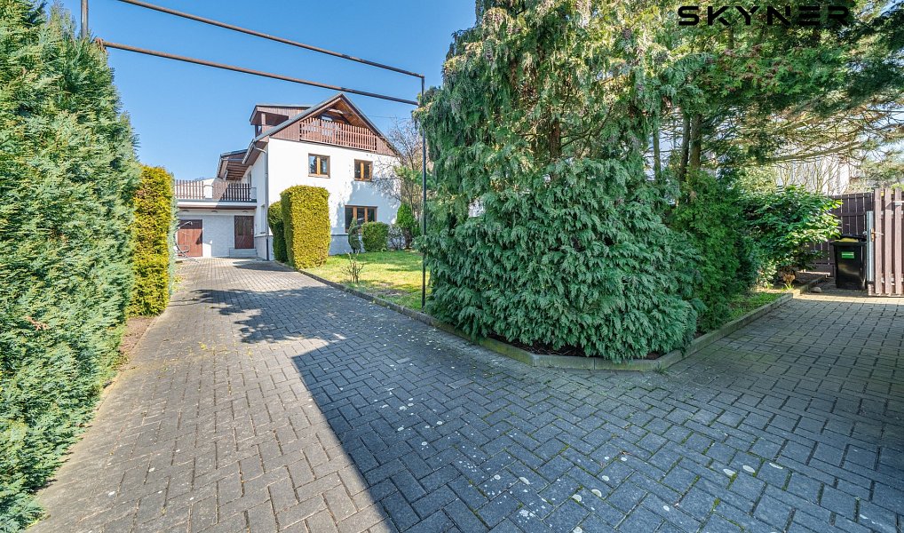 Prodej domu 300 m² s pozemkem 585 m², Chuderov – náhled fotky 8