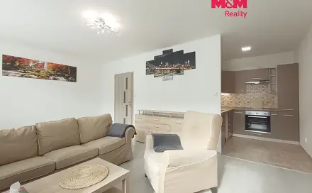 Pronájem bytu 1+kk 33 m², Na Dolíkách, Slaný, okres Kladno