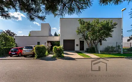 Prodej domu 384 m² s pozemkem 1 003 m², Ke hrádku, Praha 4 - Kunratice
