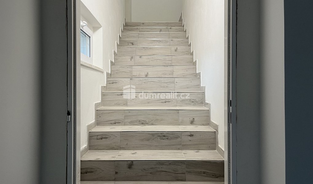 Prodej domu 204 m² s pozemkem 204 m², Modlany – náhled fotky 15
