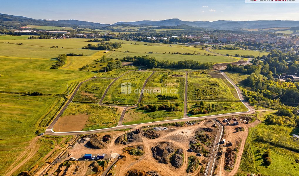 Prodej stavebního pozemku 550 m², Ostrov – náhled fotky 9