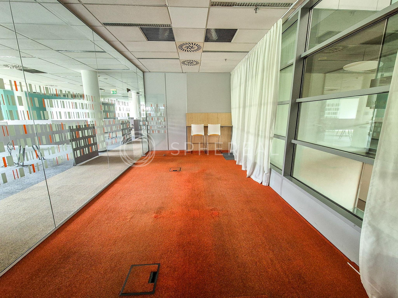 Pronájem kanceláře 2 000 m²