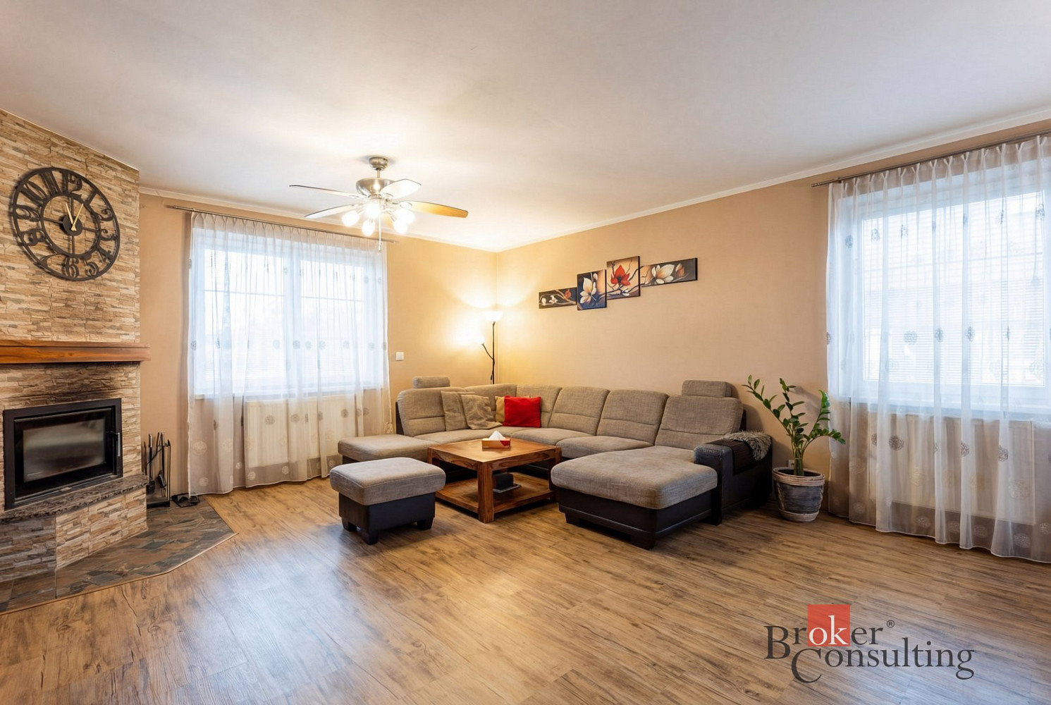 Prodej domu 155 m² s pozemkem 477 m² — photo 2