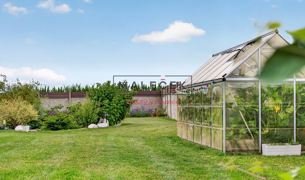Prodej domu 154 m² s pozemkem 1 277 m², Hostouň – náhled fotky 13