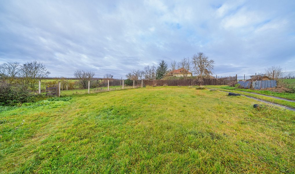 Prodej stavebního pozemku 838 m², Slaný – náhled fotky 5