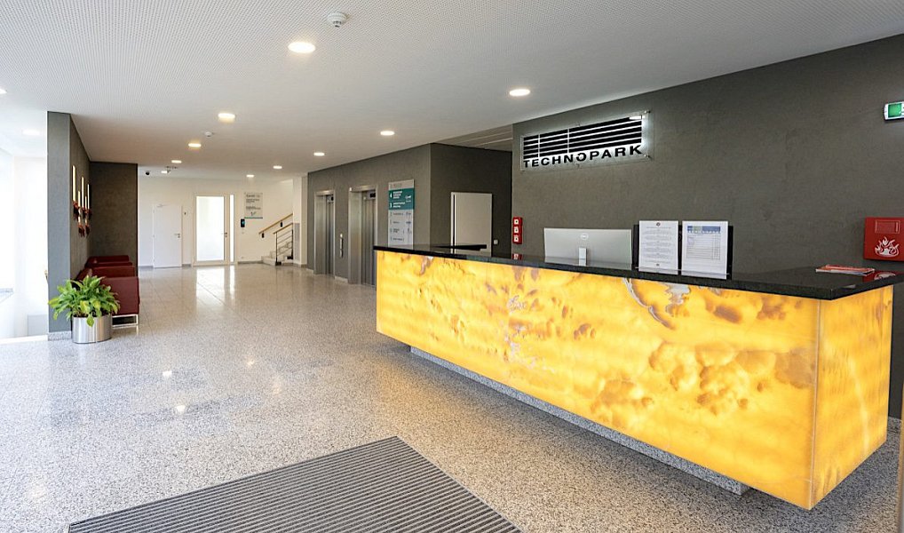 Pronájem kanceláře 338 m², Ořech – náhled fotky 2