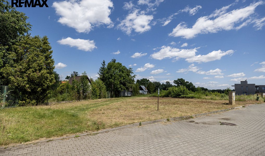 Prodej stavebního pozemku 695 m², Praha – náhled fotky 18