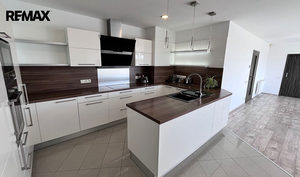 Prodej bytu 4+kk 119 m², Pelhřimov – náhled fotky 9