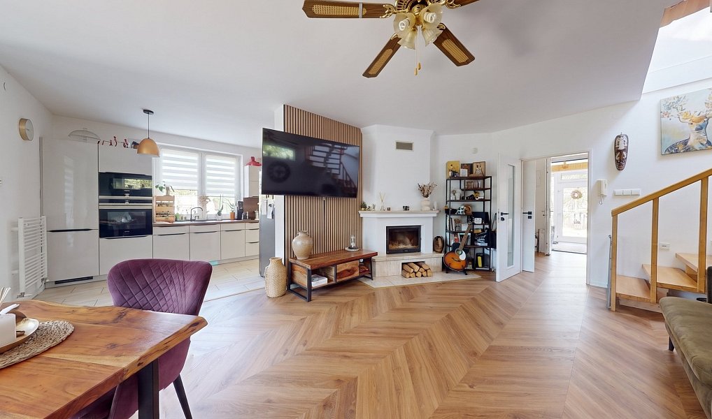 Prodej domu 215 m² s pozemkem 671 m², Střelice – náhled fotky 6