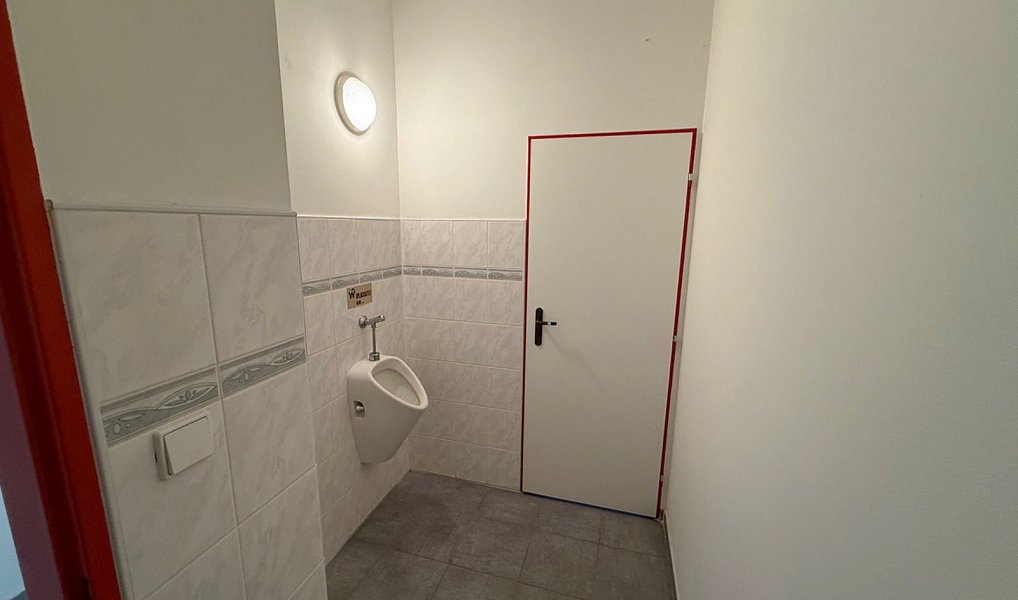 Prodej výrobních prostor 1 875 m², Krnov – náhled fotky 9