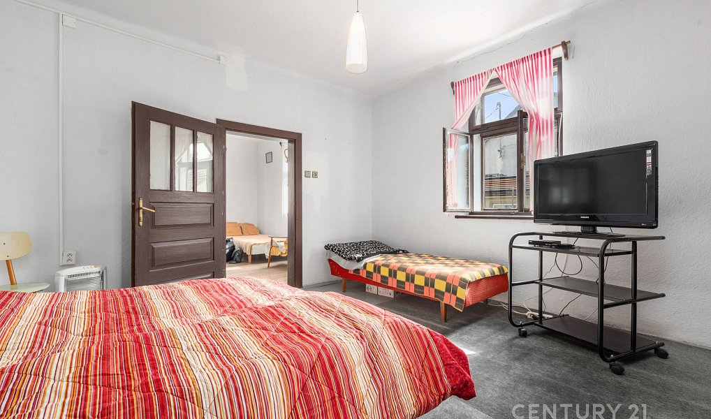 Prodej chaty/chalupy 310 m² s pozemkem 2 159 m², Kněževes – náhled fotky 8