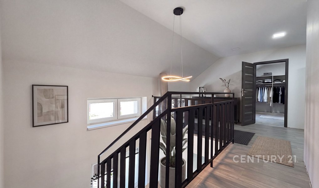 Prodej domu 284 m² s pozemkem 1 154 m², Roštín – náhled fotky 9
